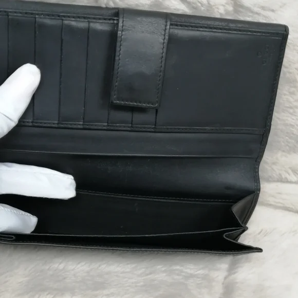 Authentic Gucci wallet - Picture 15 of 17